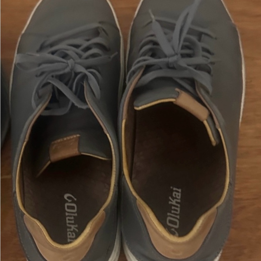 OluKai Men's Gray and Tan Sneakers
